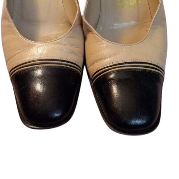 Ferragamo 8.5 A Beige Black Leather Cap Toe Pumps Mid Heel Womens Shoes Vintage - Picture 6 of 8